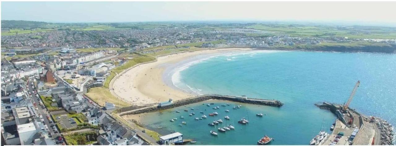2 Princess Yellow - By The Sea Apartment Portrush