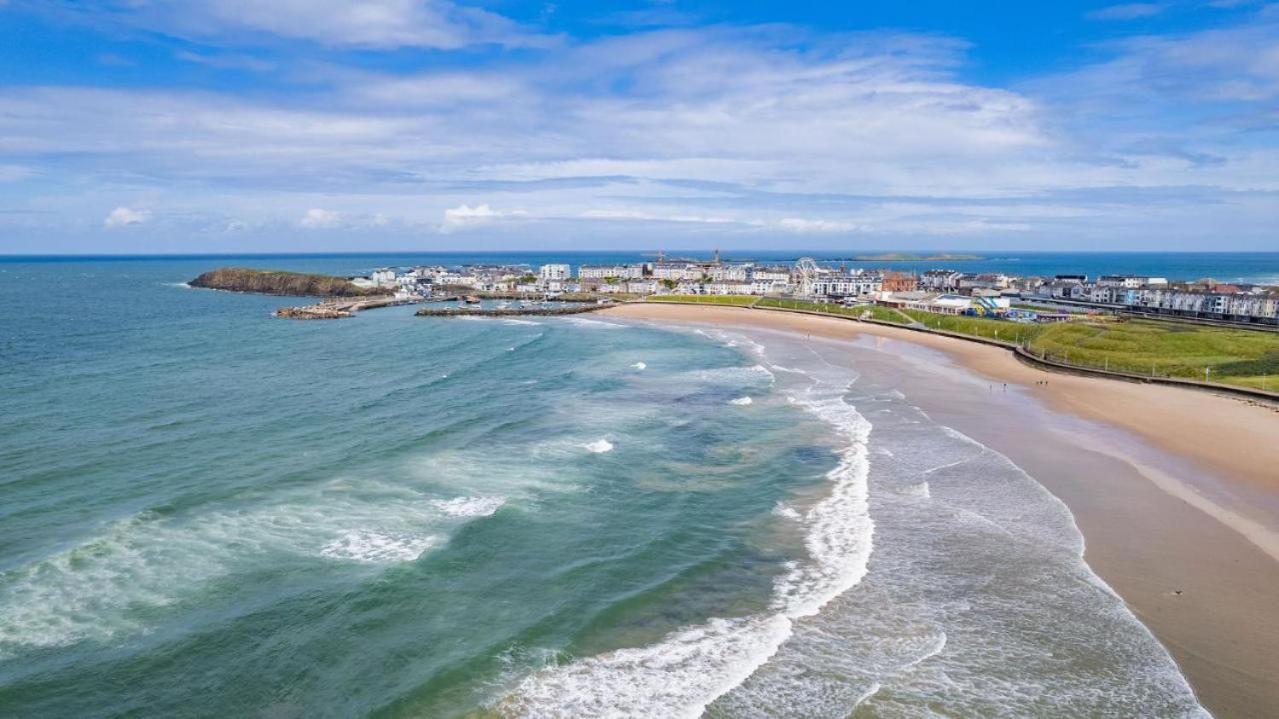 2 Princess Yellow - By The Sea Apartment Portrush